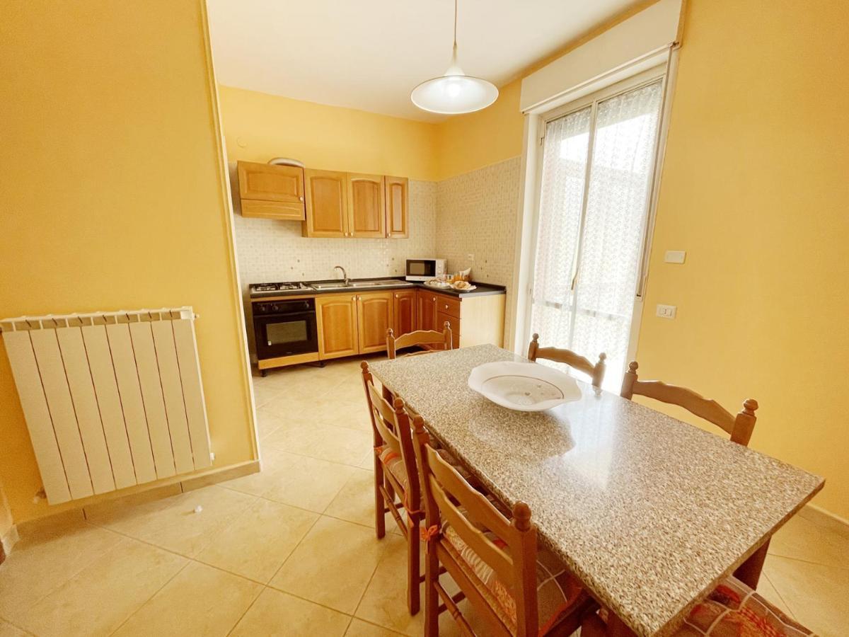 Flavia Apartment Кастелламмаре-ді-Стабія Екстер'єр фото